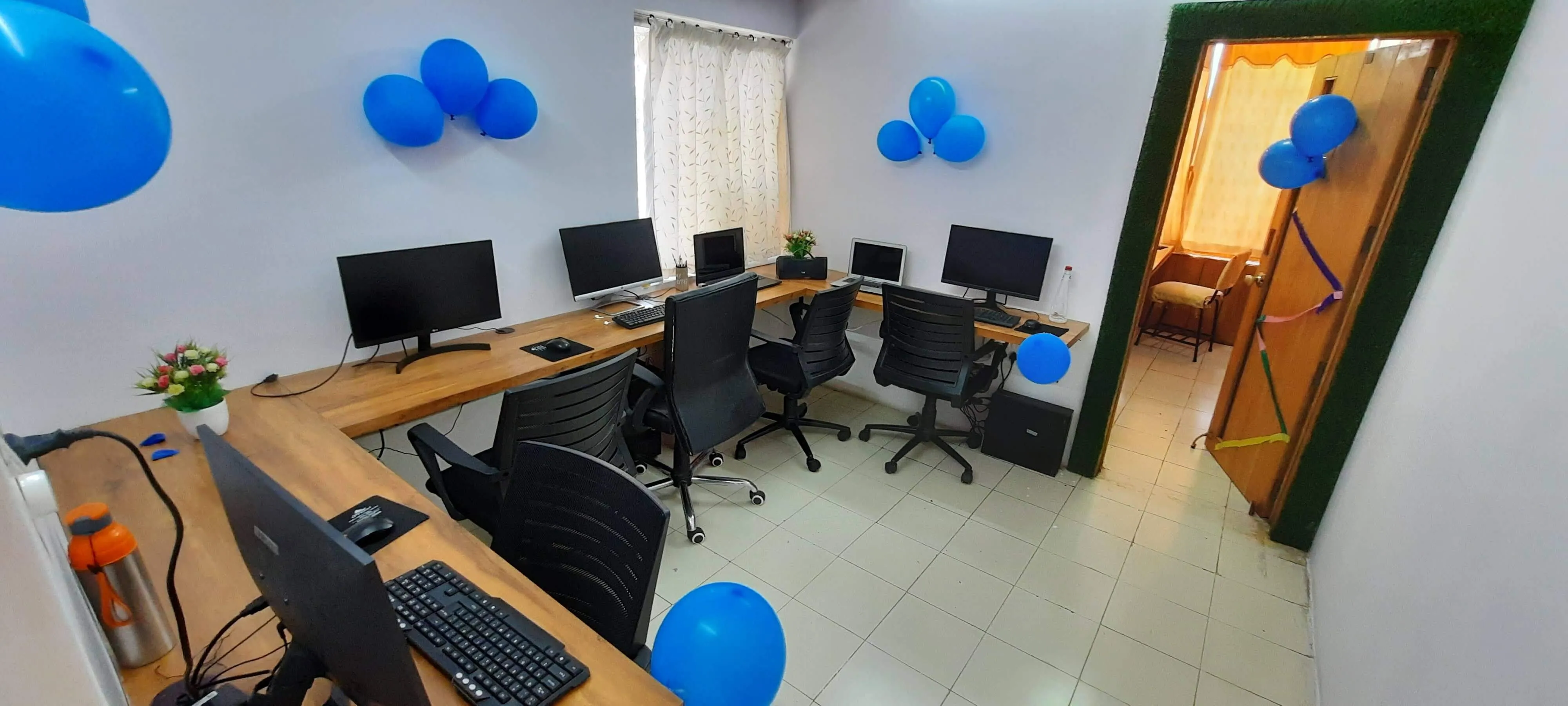 Techavtra office